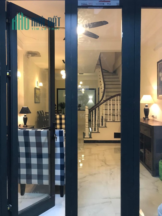 NHÀ MỚI CỰC ĐẸP-NỘI THẤT XỊN SÒ-Ở NGAY-GIÁ HỢP LÝ-60M 5T 6xTỶ BỒ ĐỀ LONG BIÊN