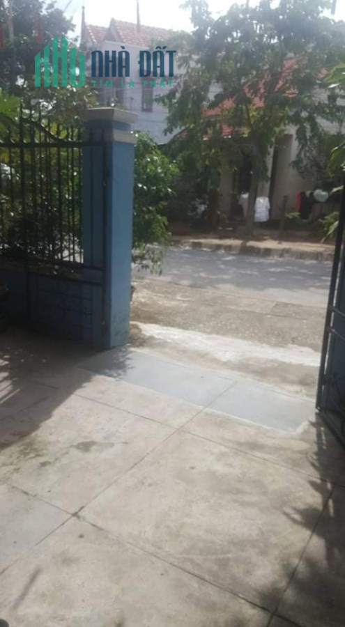 Cần Bán nhà mặt tiền gần trung tâm phố cổ hội an 142m2