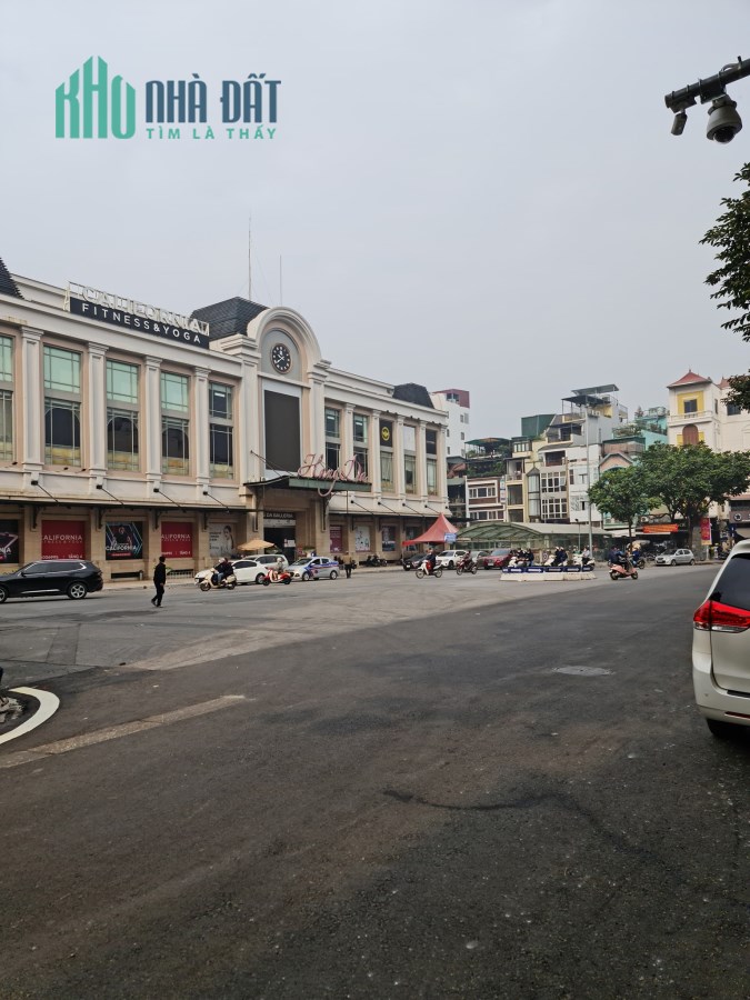 Bán nhà mặt phố chợ Hàng Da Hoàn Kiếm  35m 4 tầng 23 tỷ dòng tiền 35 triệu/tháng