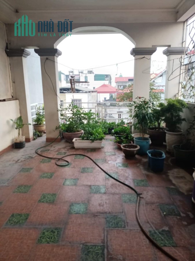 Nhà Nguyễn Văn Cừ, gara, 86m2x4 tầng, mt 4m, giá 6.8 tỷ
