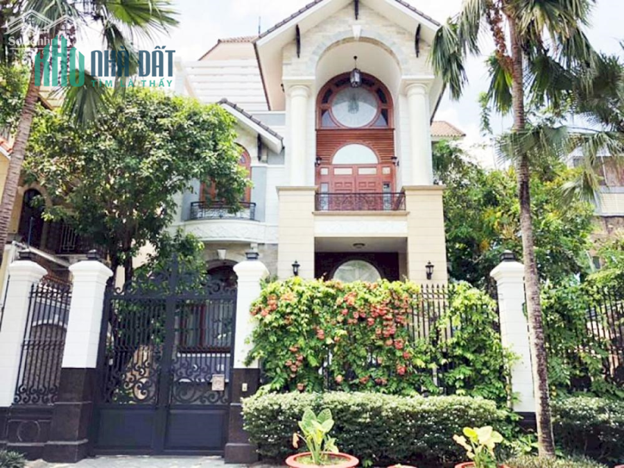 Bán biệt thự MT khu phân lô Q8 giáp Bình Phú 150m2 8x18.5m, 3 tầng cực đẹp, chỉ 15.5 tỷ TL tốt