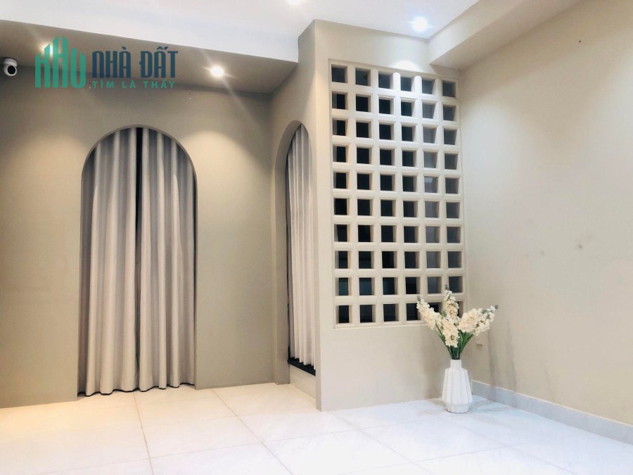 Bán Nhà HXH Huỳnh Văn Bánh-50m2-Ngang 5m-Nhà Đẹp-Giá chỉ 8 Tỷ.