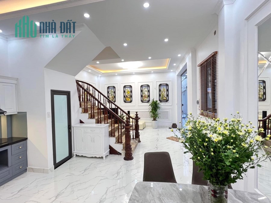 BÁN NHÀ KIM GIANG - NGÕ Ô TÔ TRÁNH,VÀO NHÀ - KNH DOANH - 70m2 - 5.5 TỶ