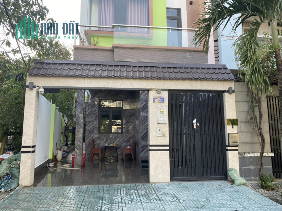 Nhà 3 lầu TP thủ đức, 147m2, SHR, 9.7 tỷ. Lh:0966166669
