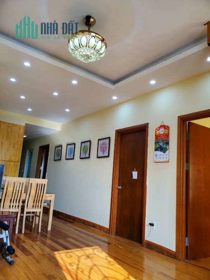 Gia đình cần bán gấp CHCC Học viện Quốc Phòng - Nguyễn Văn Huyên giá 3,6 tỷ , 94m2