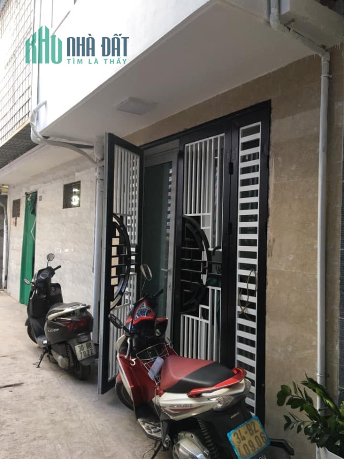 Bán gấp CH tập thể Phố Kim Ngưu giá 2,35 tỷ, 70m2, có sổ