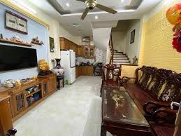 Bán gấp nhà Mặt ngõ Âu Cơ giá 3.9 tỷ, DT 30mx5T, ngõ gần, ở luôn