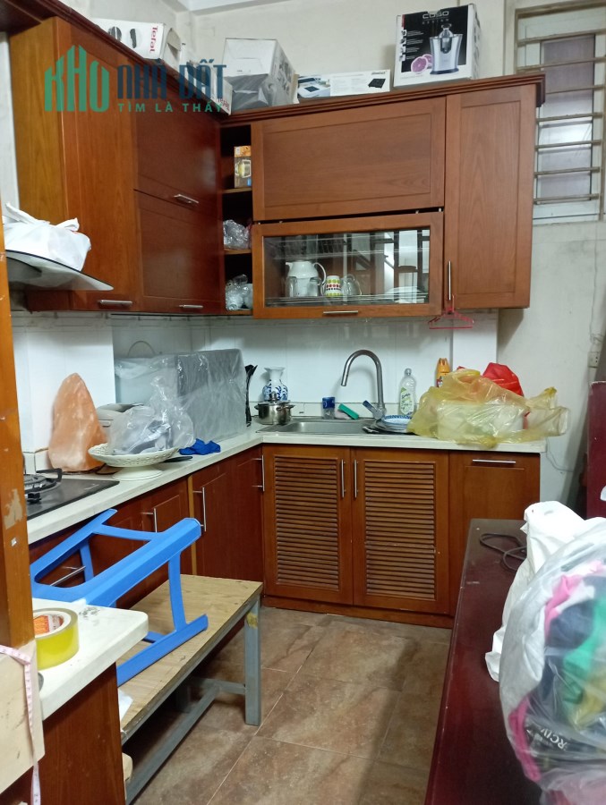 Tôi cần bán nhanh nhà cạnh TT Dệt Kim - Lò Đúc 20mx5 tầng , giá 2.9 tỷ , 2 mặt thoáng , oto đỗ gần