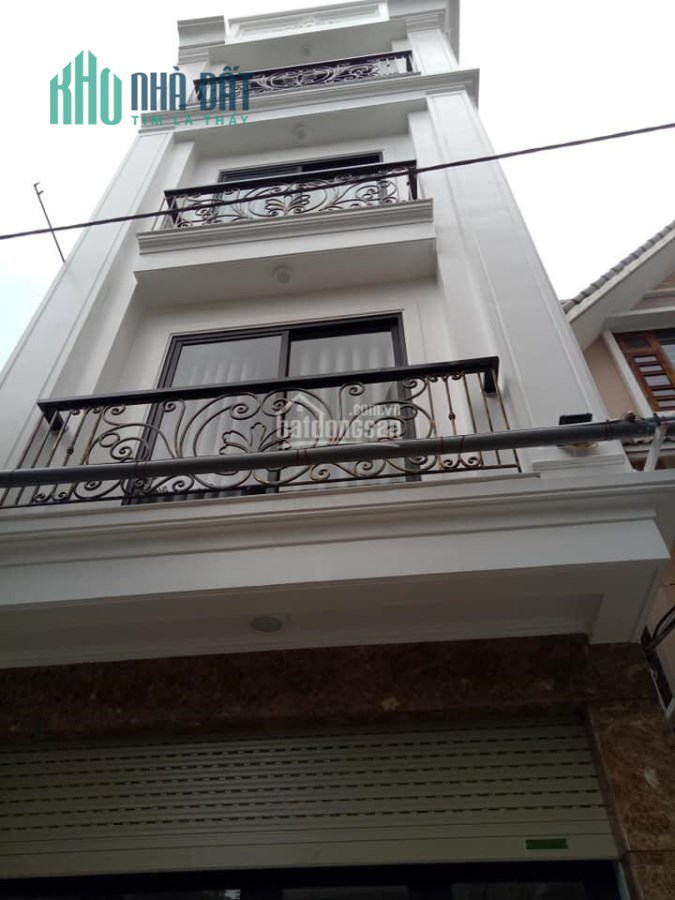 Bán nhanh đất Mặt Phố Âu Cơ dt 110m2 , mặt tiền 4m , đất nở hậu, KD lớn