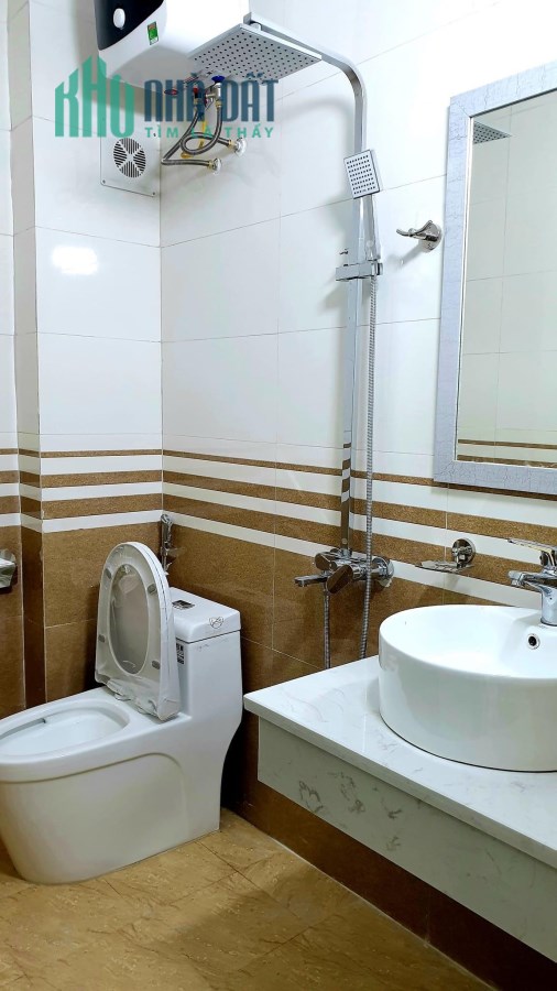 NHÀ KIM GIANG - NHÀ MỚI TINH - 10 RA Ô TÔ - 30M RA PHỐ -42m2 - 4.3 tỷ