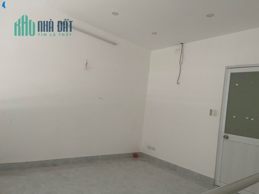 Bán Nhà Giá Tốt HBP, Thủ Đức, 60m2, 2 tầng, Hẻm Xe Hơi chỉ 4,8 Tỷ.