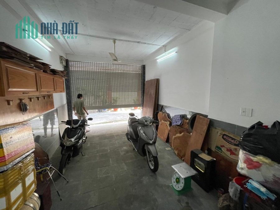 Bán nhà hẻm Khánh Hội,quận 4, 1 trục thẳng ra MT, 106,5m2,chìa khóa trao tay,lh 0989149953