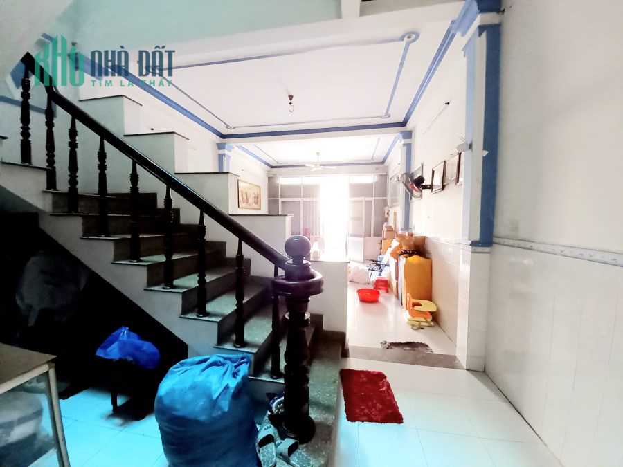 Nhà bán Khánh Hội giáp Nguyễn Thần Hiến, quận 4, HXH gần, giá mùa dịch, lh 0989149953