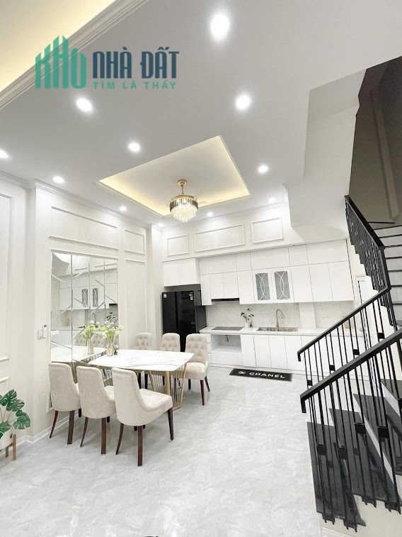 Bán Nhà 1 trệt 3 lầu 92m2 Ngang Khủng 6/8m Trường Chinh ,Quận 12