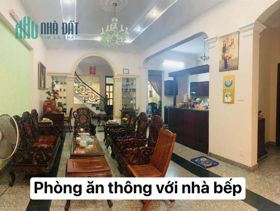 Biệt thự Lâu đài cổ nội thất gỗ Trầm Hương siêu cao cấp Tân Bình