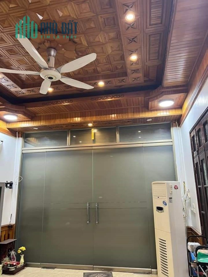 Chính chủ bán nhà Phố Pháo Đài Láng, Đống Đa, Hà Nội, nhà 5 Tầng, 72 M2, 15,2 Tỷ