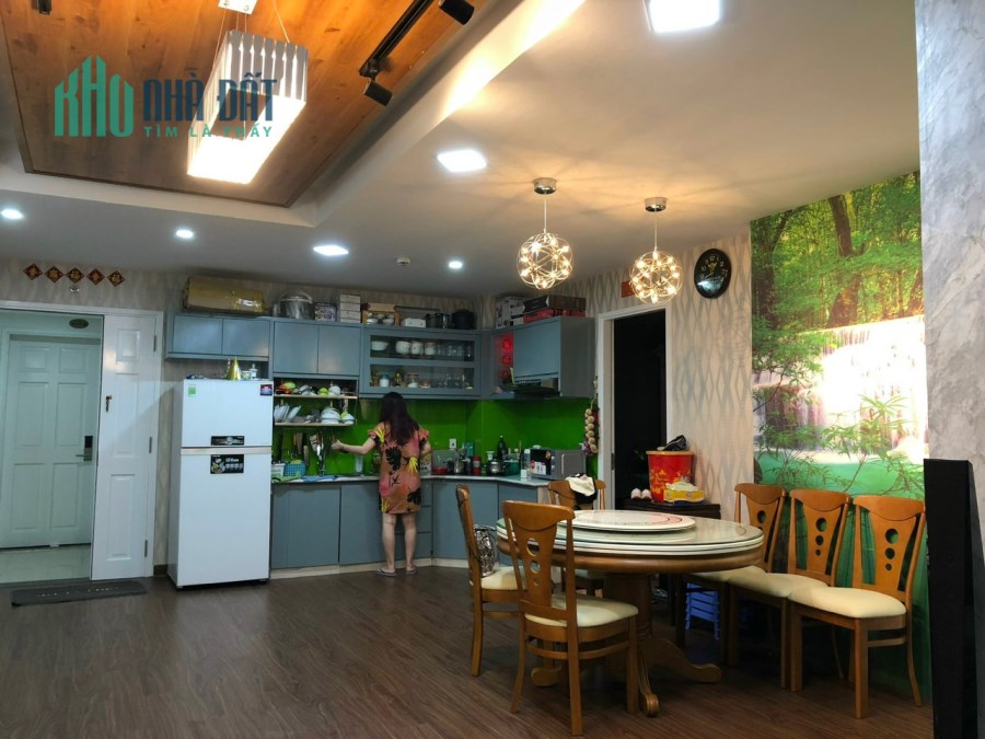 Chính chủ bán căn hộ tặng nội thất cao cấp tại CC Melody 896 Âu Cơ, Tân Phú, HCM