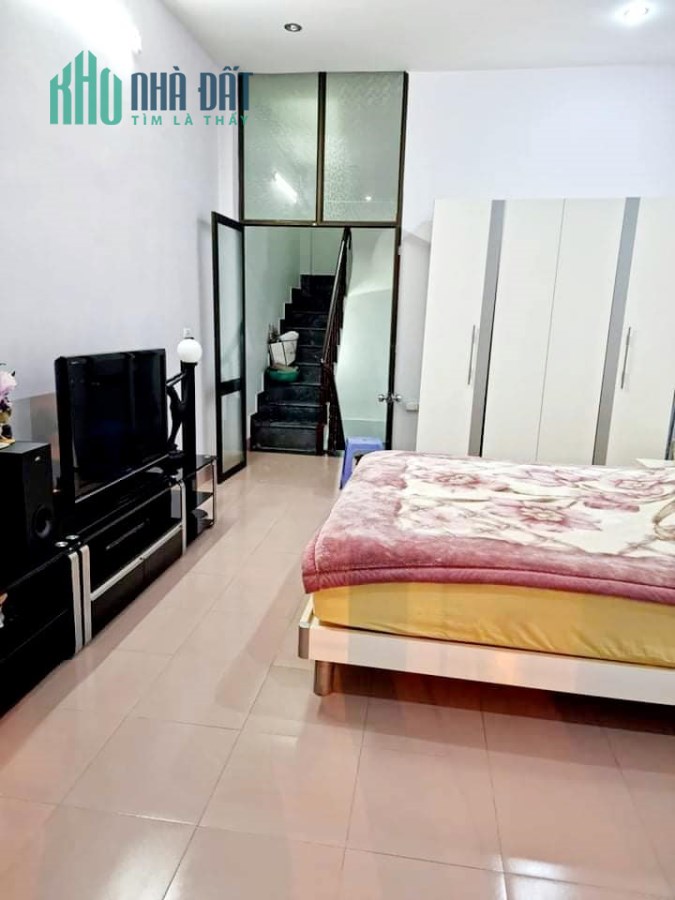 Nhà Thái Hà, ô tô đỗ cửa để trong nhà, 30m2  x 4 tầng, ở hoặc kinh doanh tuyệt vời