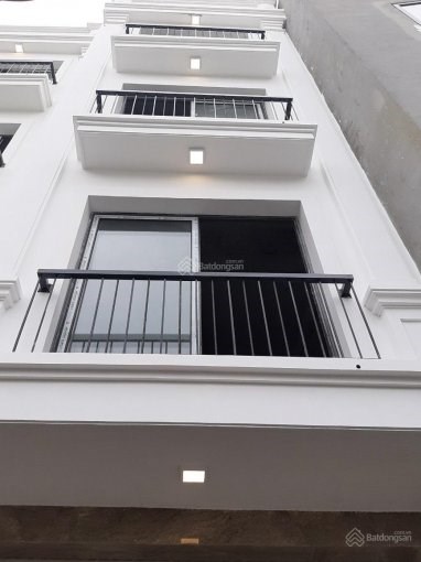 Cần bán gấp Nhà 3 tầng Phố Nguyễn Văn Cừ, Kinh doanh sầm uất CHỈ VỚI 4.3 TỶ