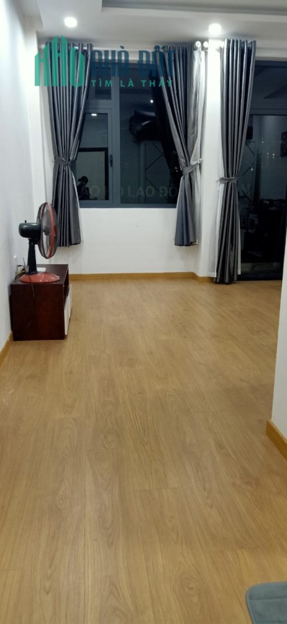 Hẻm thẳng 1 trục gần MT , hẻm xe tải , thuận tiện kinh doanh, giá rẻ, Quận 4, Phường 16.