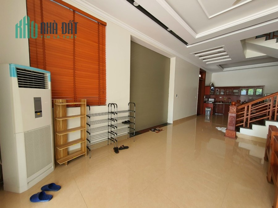 Cho thuê nhà riêng, lô góc 2 mt tại phố Lương Văn Can, Khai quang 20tr/tháng.Liên hệ: 0986.454.393