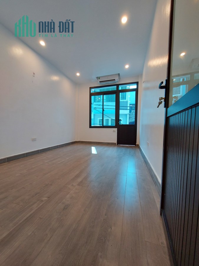 Bán Nhà Riêng Tân Mai, Ngõ Thông, Ô Tô , Kinh Doanh m2 ,5 Tầng Giá 4Tỷ.