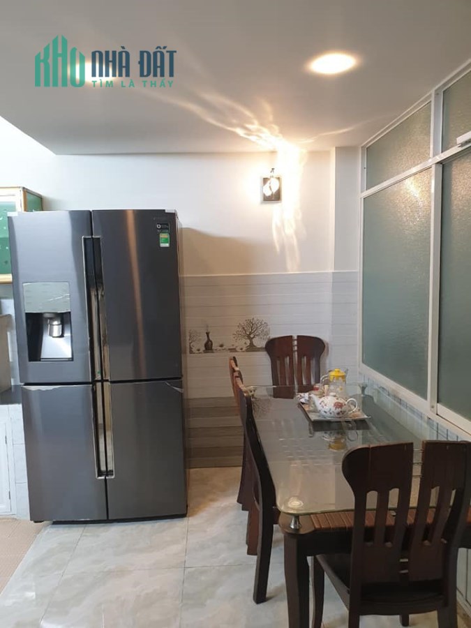 Bán nhà mặt tiền hẻm đường Tôn Đoản giáp Đoàn Văn Bơ,Quận 4 ,89,3m2, chỉ nhỉnh 3 tỷ.