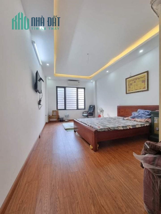 Hiếm như giải độc đắc 2.3 tỷ có nhà 45m2*3T Hai Bà Trưng