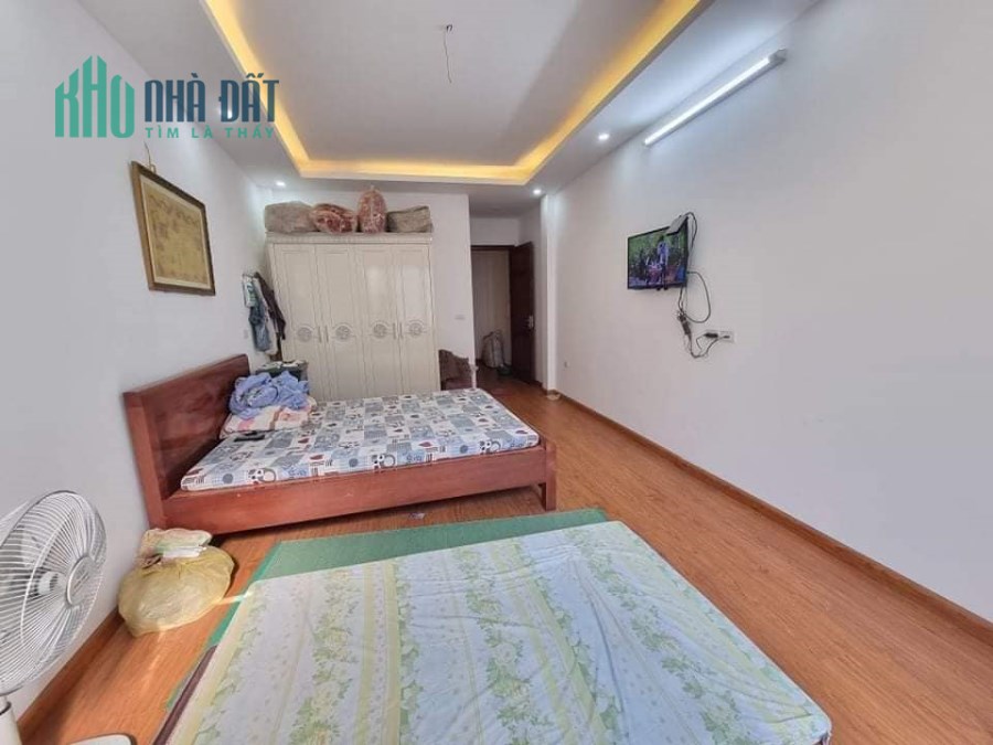 Hiếm như giải độc đắc 2.3 tỷ có nhà 45m2*3T Hai Bà Trưng