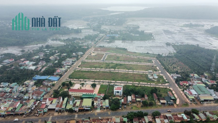 Kẹt tiền ngân hàng cần bán 2 lô đất chính chủ vị trí chợ KM19, Ea Knuec, Krông Pắk. DT 300m2. SHR