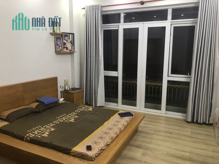 Chính chủ bán gấp Tôn Đoản,quận  4, Phường 4,  47,8m2, giá 3,8 tỷ TL, lh 0989149953