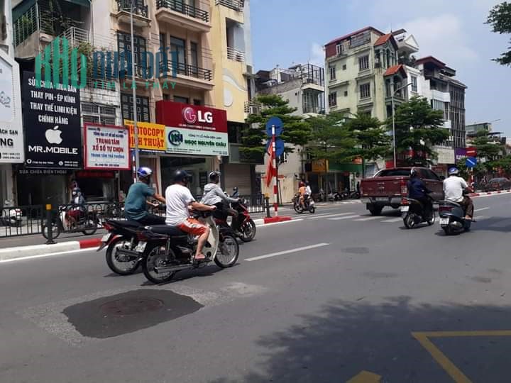 Nhà kinh doanh đỉnh mặt phố Tôn Đức Thắng 80m2 - Vỉa hè