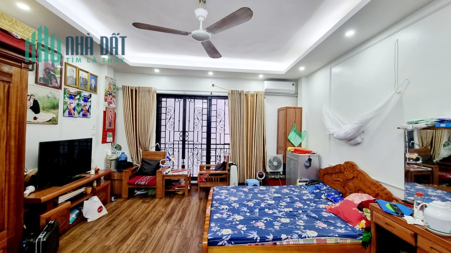 Bán nhà phố Đỗ Quang,Cầu Giấy, khu phân lô, ô tô đỗ cửa,56m2, 12.9 tỷ.