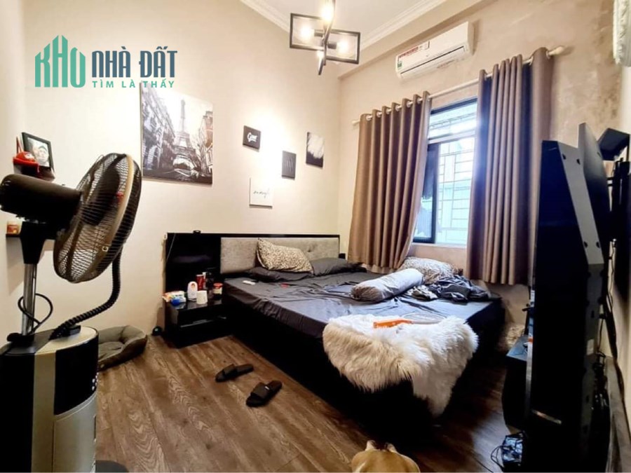 Cần bán nhanh CH tập thể Vĩnh Hồ - Thái Thịnh giá 1,95 tỷ, 75m2