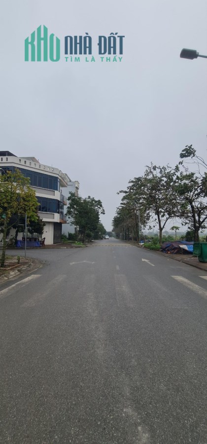 THẠCH BÀN, Ô TÔ TRÁNH, VỈA HÈ RỘNG MIÊN MAN, KINH DOANH CỰC ĐỈNH, 50M2 CHỈ 6,8 TỶ.