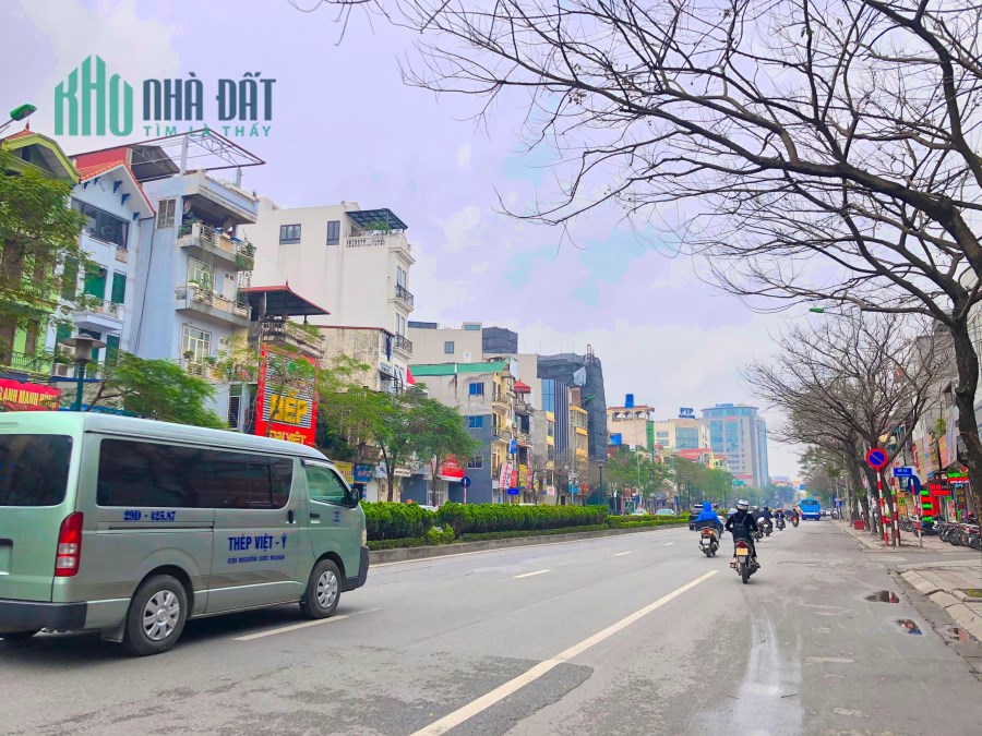 Bán nhà 2 tầng mặt phố Nguyễn Văn Cừ, Long Biên.