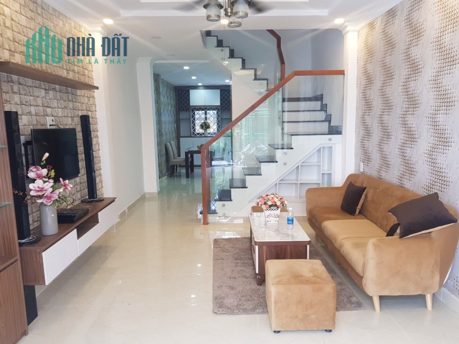 TRUNG TÂM QUẬN 10 - HẺM THÔNG 130 HỒ BÁ KIỆN. Nhà Mới đẹp ở ngay chỉ 3.3 tỷ thương lượng