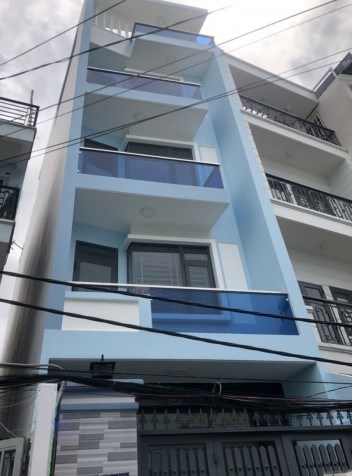 Xuất ngoại không người trông coi nên bán căn nhà biệt thự mặt tiền đường Số 32 lớn,