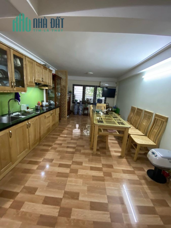 Bán nhà  mặt phố Thụy Khuê, Tây Hồ,  30m, 6 tầng, MT 3.7m , nhỉnh 8 tỷ