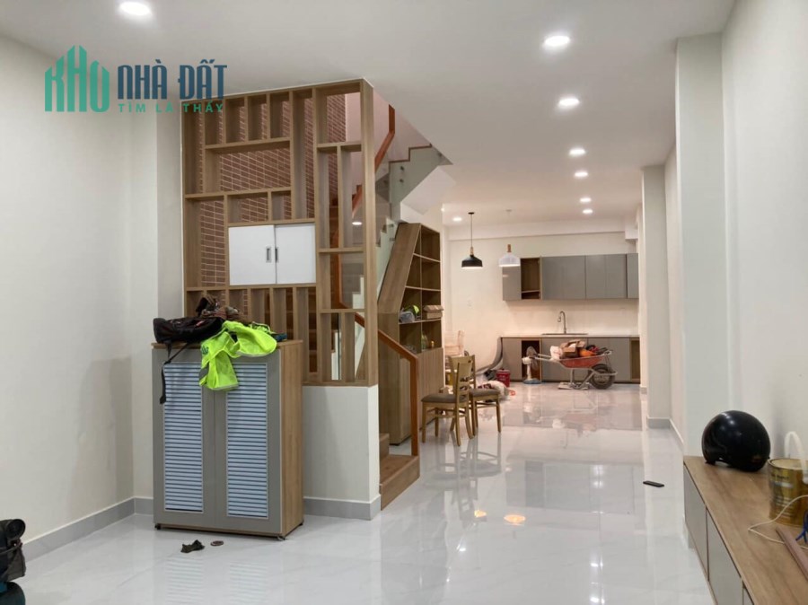 Cần bán gấp 37m2-Nhà mới 3 tầng-Gần MT-Trần Hưng Đạo-Quận 1-Hẻm ô tô 7 chỗ vào nhà.