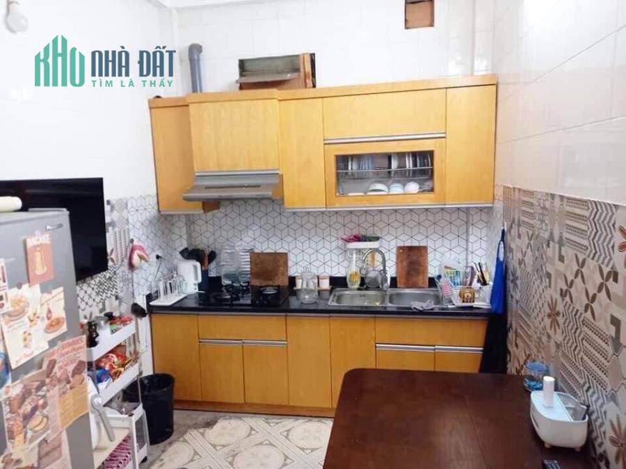 Bán nhà Trung Tâm Hai Bà Trưng, DT 15/20m2, giá 2.15 tỷ.