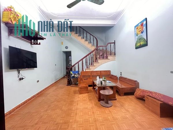 Cần bán gấp nhà rẻ nhất Thúy Lĩnh, Hoàng Mai: 65m2 x 2T x 4.2m MT Giá 2.2 tỷ