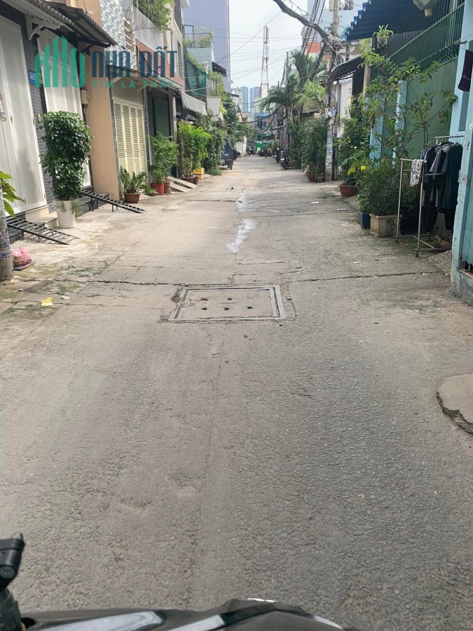 Gấp bán đất gần Coopmart  quận 7, Hẻm 3 gác, tiện xây nhà trọ, lh xem ngay 0989149953.