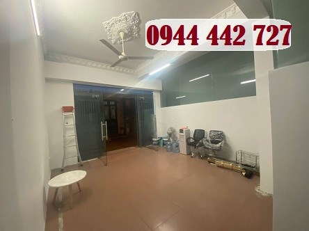 Cho thuê mặt bằng tầng 1 rộng 30m2 ngõ Phạm Tuấn Tài, Cầu Giấy, 5tr; 0944442727