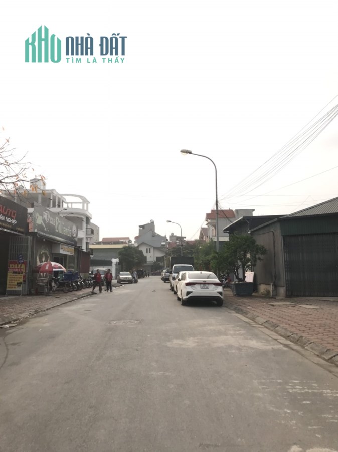 BÁN GẤP căn nhà mặt phố kinh doanh sầm uất Ngô Xuân Quảng, Trâu Quỳ, Gia Lâm.