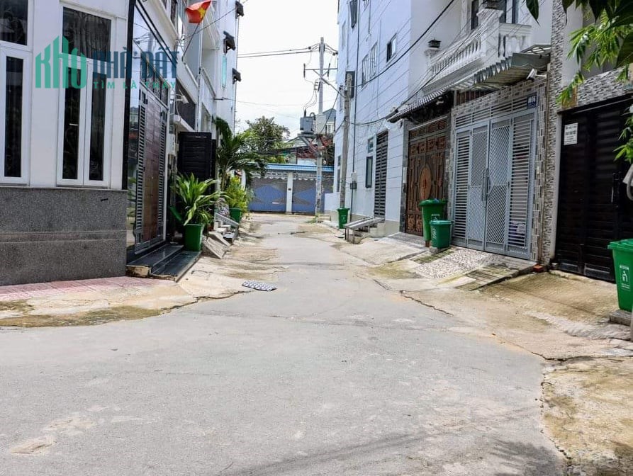 Bán nhà gần Giga Mall, đường Phạm Văn Đồng, Thủ Đức.
