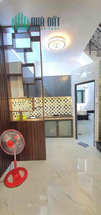 Nhà 2 mặt tiền hẻm Q8,sổ vuông, nhỉnh 2 tỷ.
