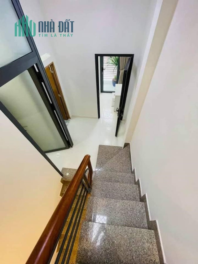 Bán nhà quận 4, phường 4, giá chỉ 100tr/m2, HXH, khu vip khánh hội, lh 0989149953
