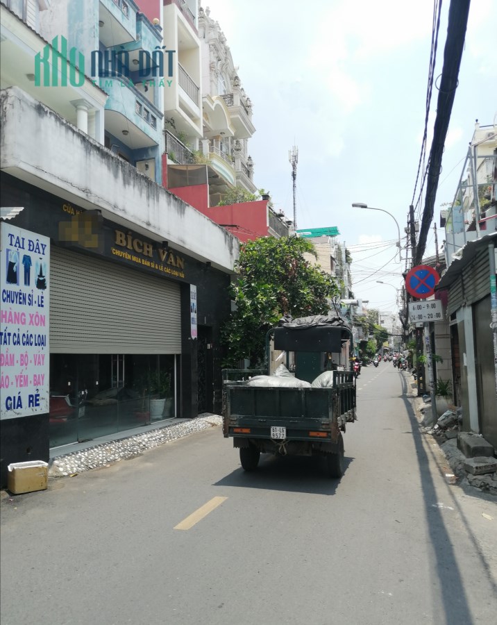 Nhà giá 9 tỷ hơn, 2 mặt tiền đường Quận 11, 70m2, 2 tầng.