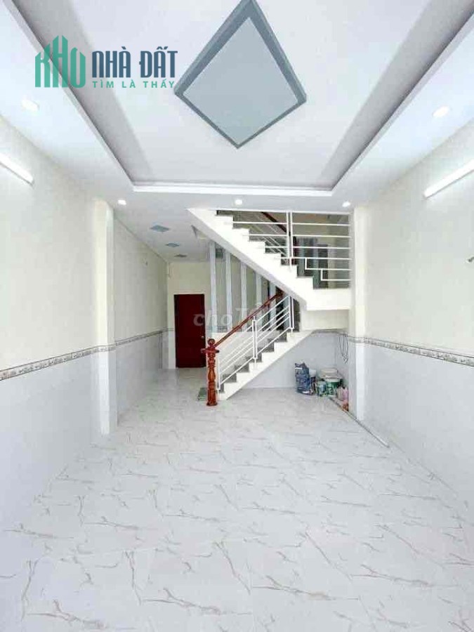 Nhà Q8, hẻm ba gác, sổ vuông, 45m2, hơn 5 tỷ.